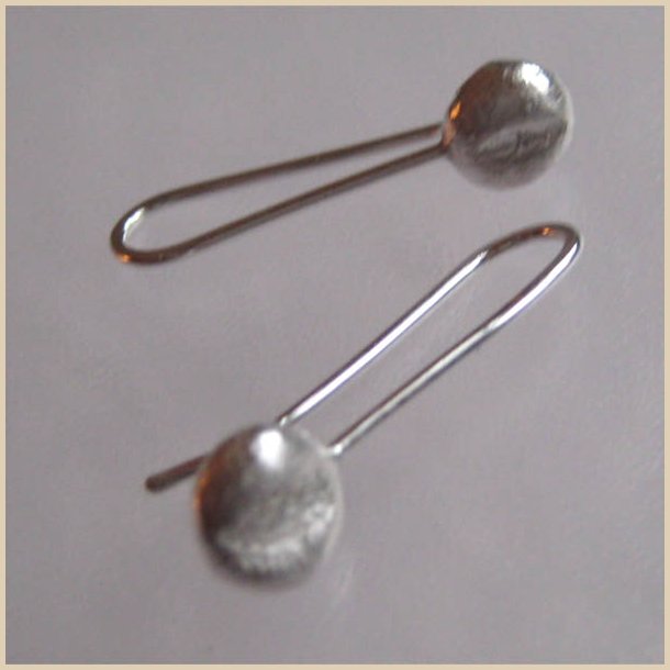 Bean silver earring