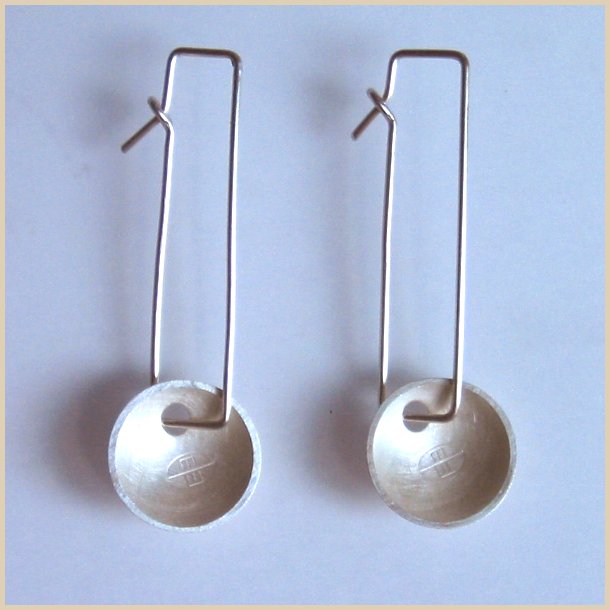 Clips with bowl silver earring