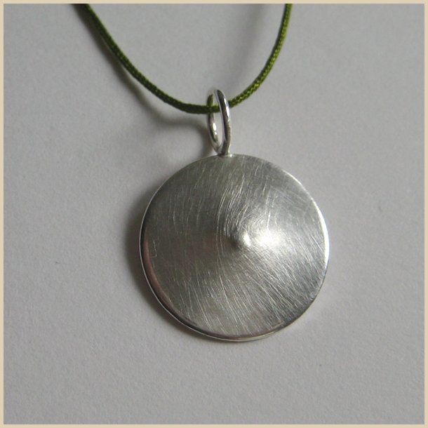 Sensitive point silver necklace